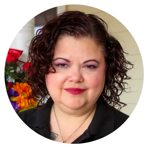 Ms. Lisa, Curriculum Enrichment Coordinator at Country Home Learning Center in Thousand Oaks, Texas.